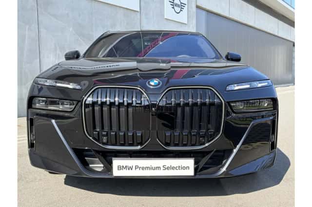 BMW i7 (2026) thumbnail 3