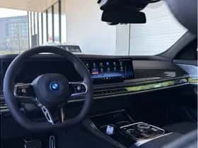 BMW i7 (2026) thumbnail 24