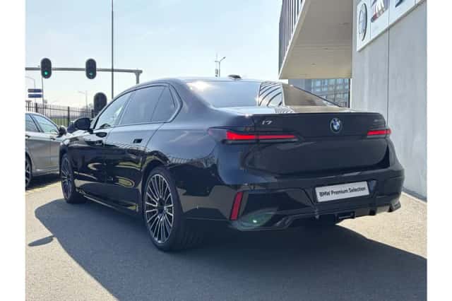 BMW i7 (2026) thumbnail 4