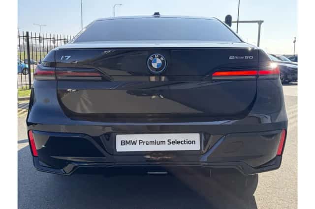 BMW i7 (2026) thumbnail 5