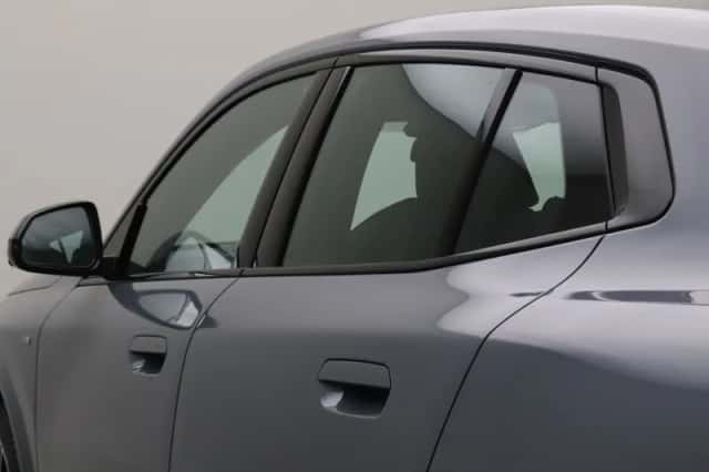 BMW iX2 (2025) thumbnail 4
