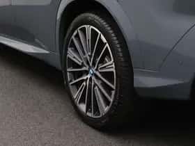 BMW iX2 (2025) thumbnail 5