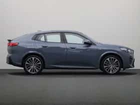 BMW iX2 (2025) thumbnail 10