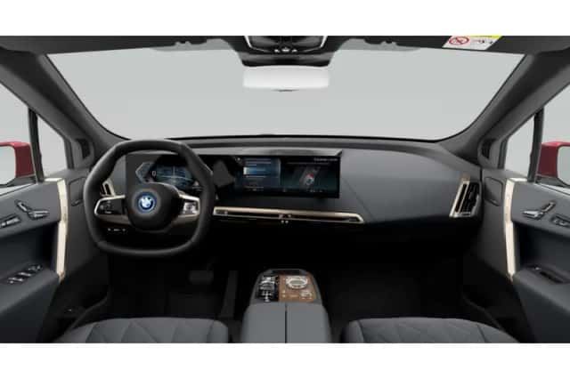 BMW iX (2022) thumbnail 2