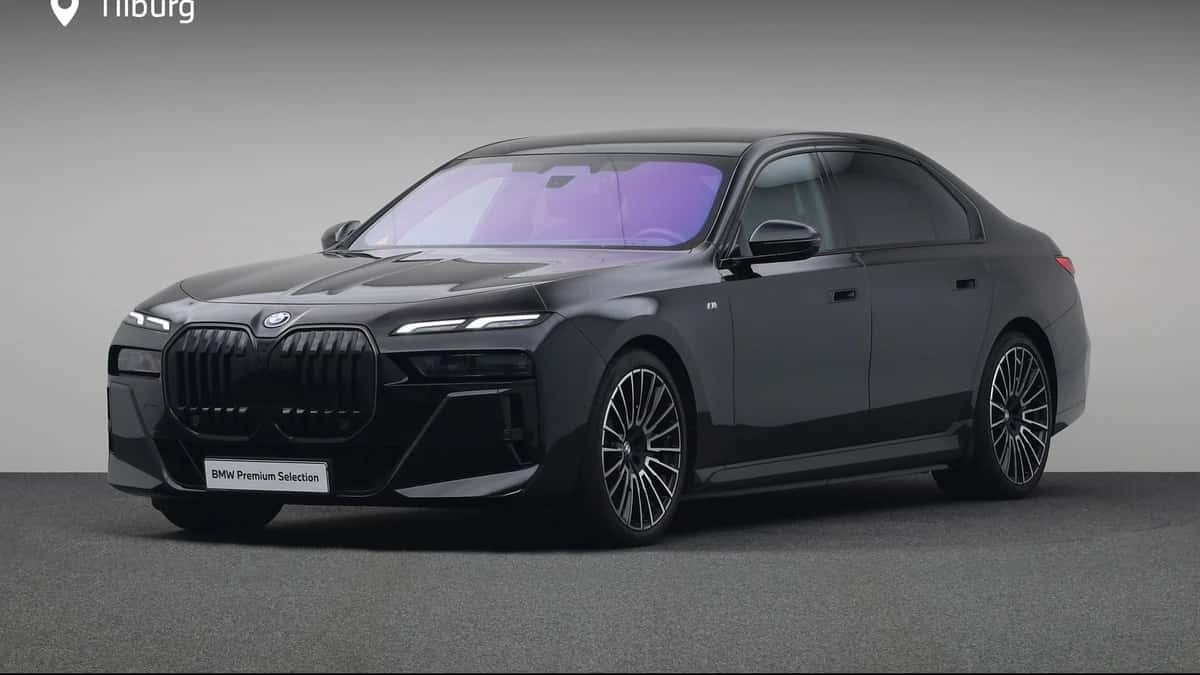 BMW i7 (2024) — foto 1