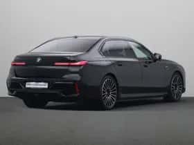 BMW i7 (2024) thumbnail 2