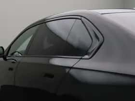 BMW i7 (2024) thumbnail 3