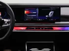 BMW i7 (2024) thumbnail 27