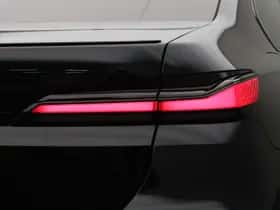 BMW i7 (2024) thumbnail 8