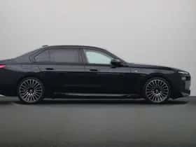 BMW i7 (2024) thumbnail 10