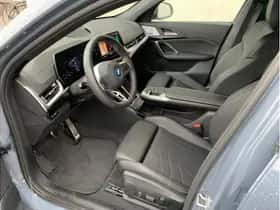 BMW iX2 (2025) thumbnail 13