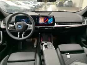 BMW iX2 (2025) thumbnail 7