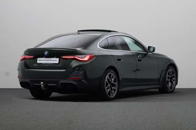 BMW i4 (2022) thumbnail 2