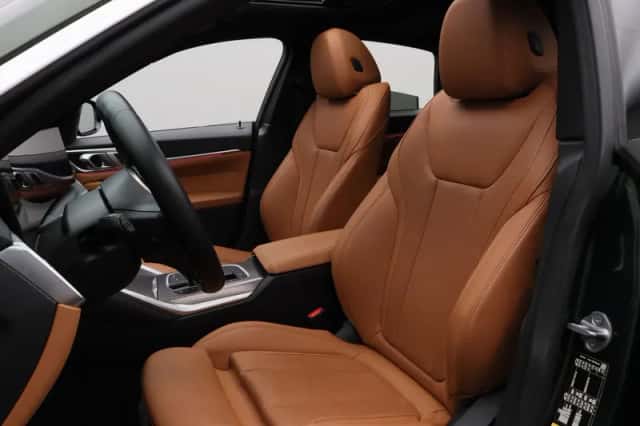 BMW i4 (2022) thumbnail 3