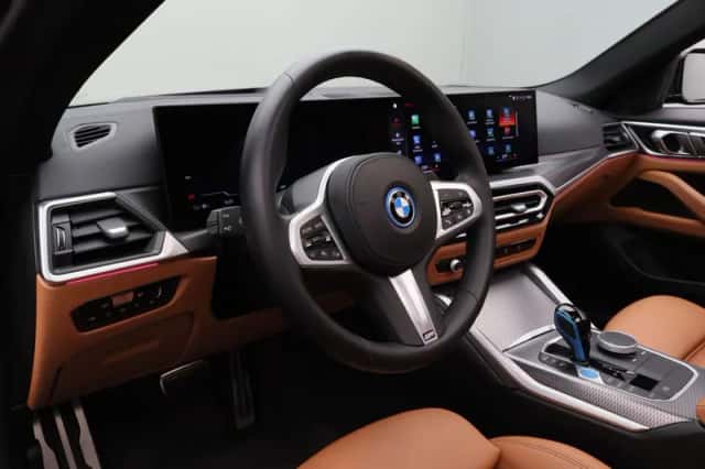 BMW i4 (2022) thumbnail 4