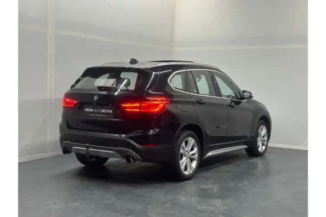 BMW X1 (2017) thumbnail 3