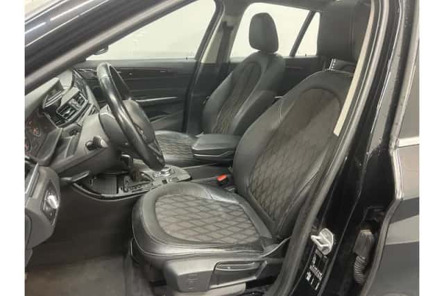 BMW X1 (2017) thumbnail 5
