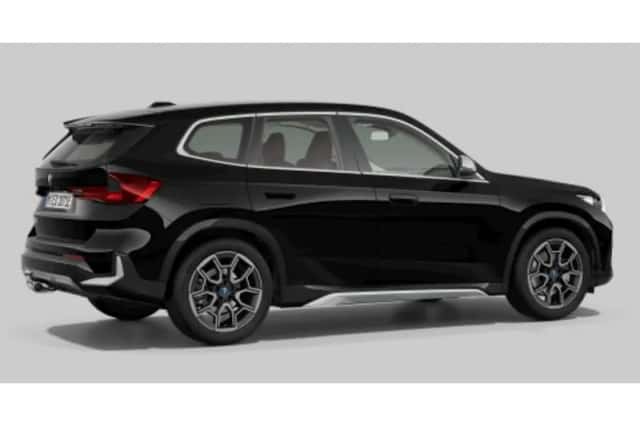 BMW iX1 (2023) thumbnail 2