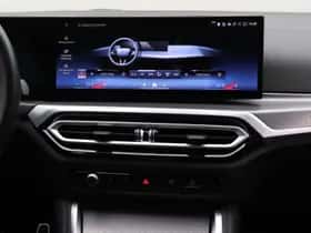 BMW i4 (2023) thumbnail 11