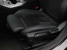 BMW i4 (2023) thumbnail 12
