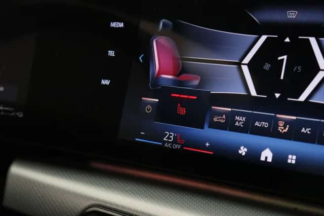 BMW X1 (2025) thumbnail 6