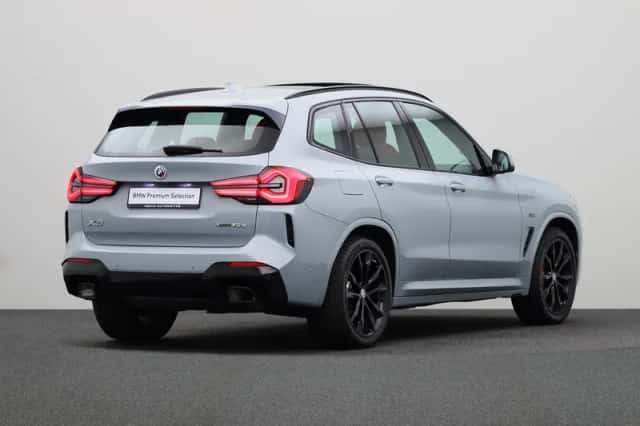BMW X3 (2022) thumbnail 2