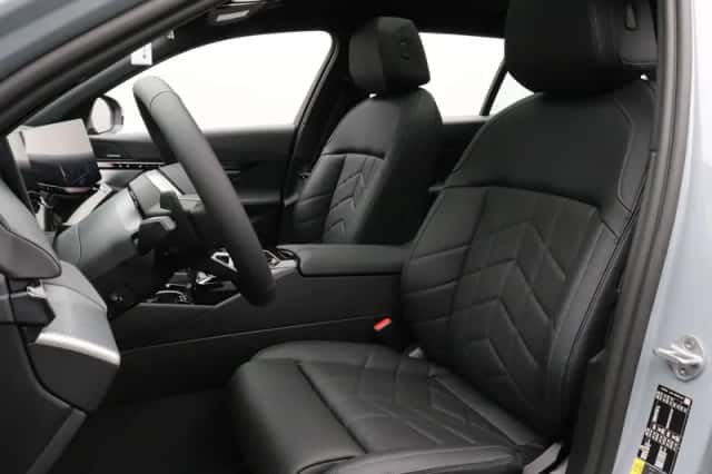 BMW i5 (2026) thumbnail 4