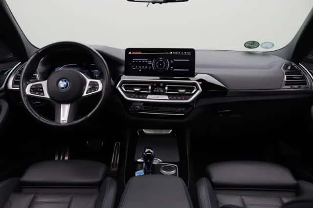 BMW iX3 (2023) thumbnail 3