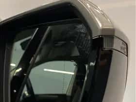 BMW iX (2024) thumbnail 14