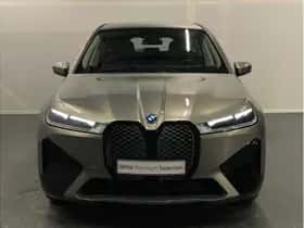 BMW iX (2024) thumbnail 23