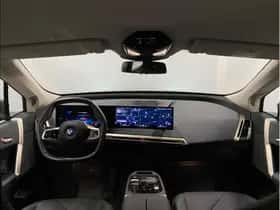 BMW iX (2024) thumbnail 4