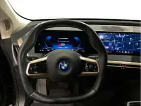 BMW iX (2024) thumbnail 6