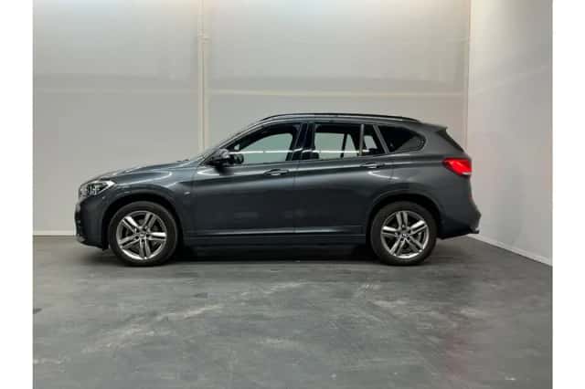 BMW X1 (2022) thumbnail 2