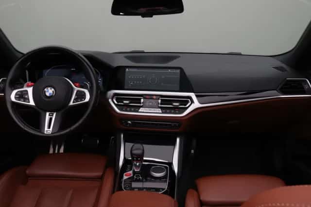 BMW M4 (2022) thumbnail 3