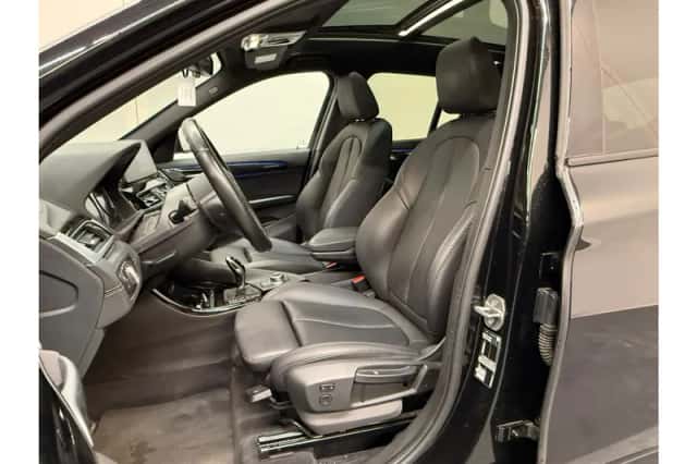 BMW X1 (2022) thumbnail 5
