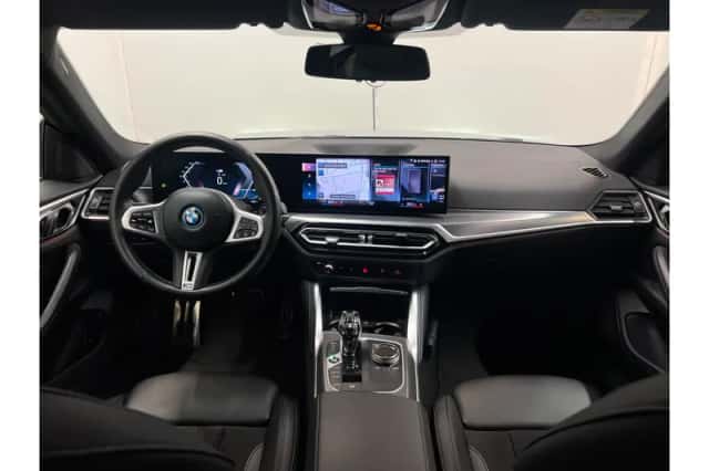BMW i4 (2022) thumbnail 4