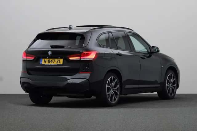 BMW X1 (2022) thumbnail 2