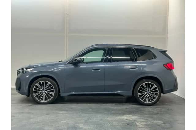 BMW X1 (2023) thumbnail 2