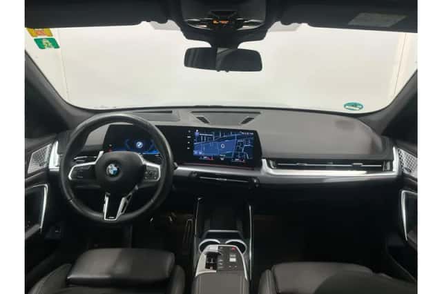 BMW X1 (2023) thumbnail 4