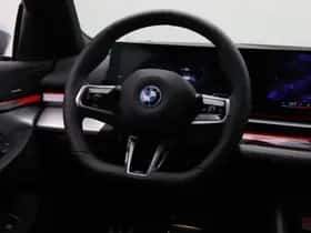 BMW i5 (2025) thumbnail 17