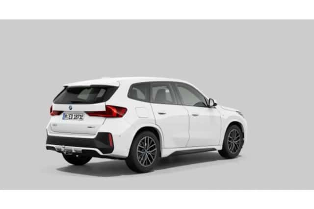 BMW iX1 (2023) thumbnail 2