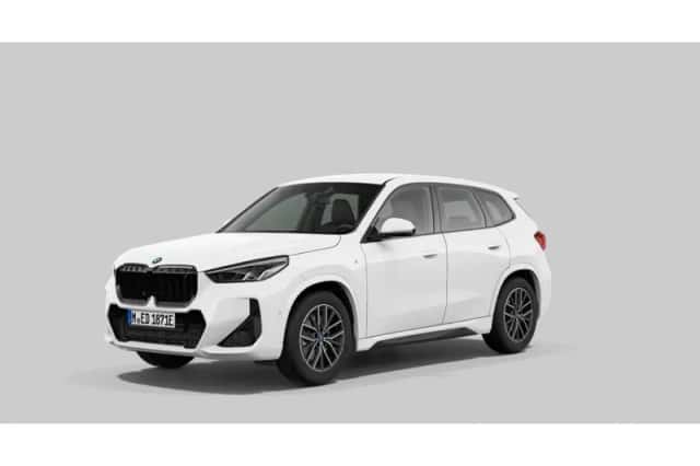 BMW iX1 (2023) thumbnail 4