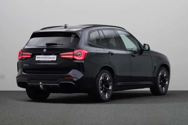 BMW iX3 (2024) thumbnail 2
