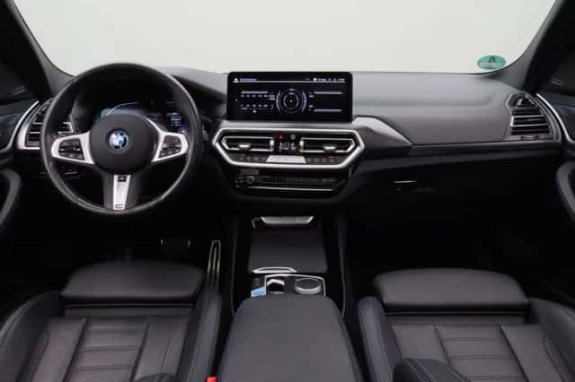 BMW iX3 (2024) thumbnail 3