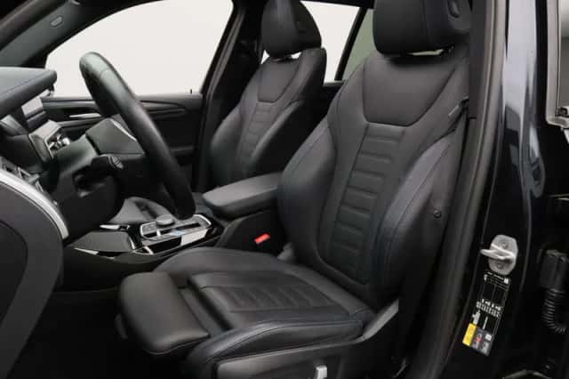 BMW iX3 (2024) thumbnail 4