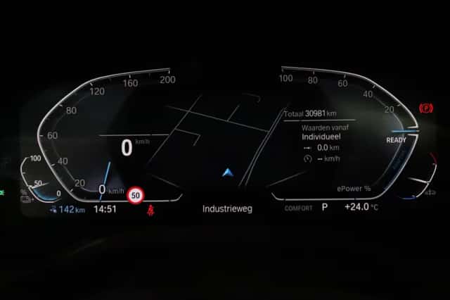 BMW iX3 (2024) thumbnail 6