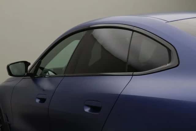 BMW i4 (2022) thumbnail 3