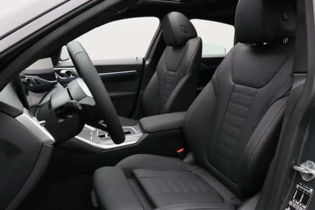 BMW i4 (2026) thumbnail 4