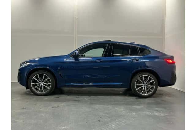 BMW X4 (2024) thumbnail 2