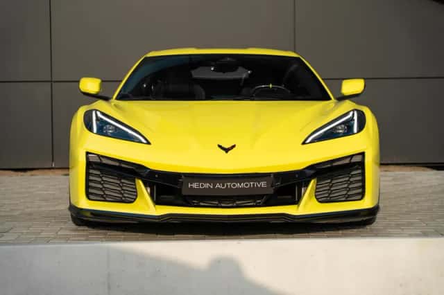 Corvette C8 (2025) thumbnail 2